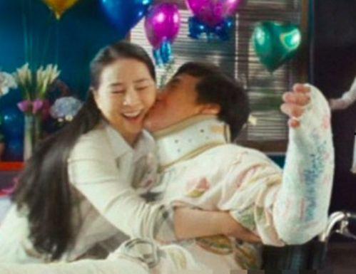 吴妈爆料成龙视频照片,娱乐圈再掀波澜  第1张